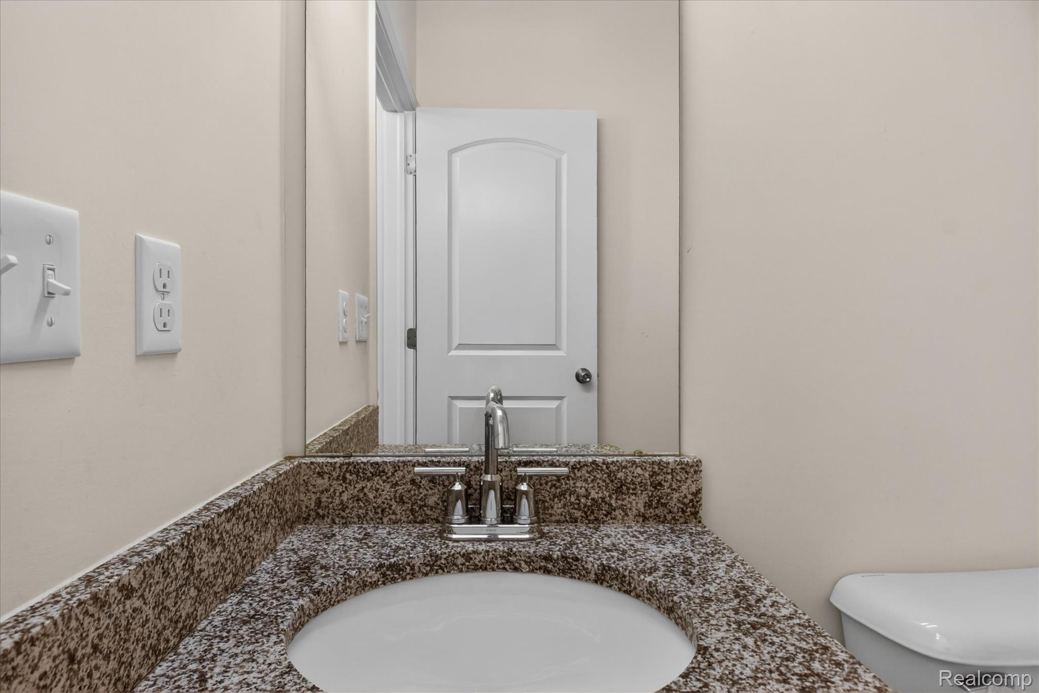 2500 Normandy Road, Unit 2 Royal Oak, MI 48073 - Photo 27 of 35