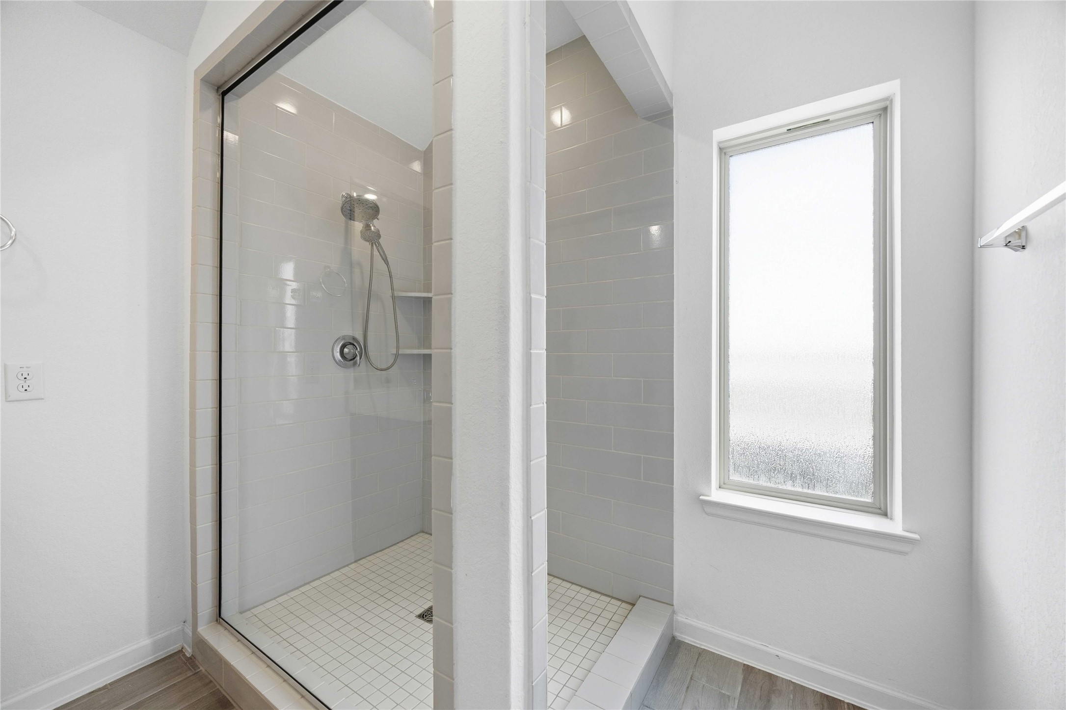 4058 Balboa Drive Rosharon, TX 77583 - Photo 18 of 29 Oversized shower in the primary suite.