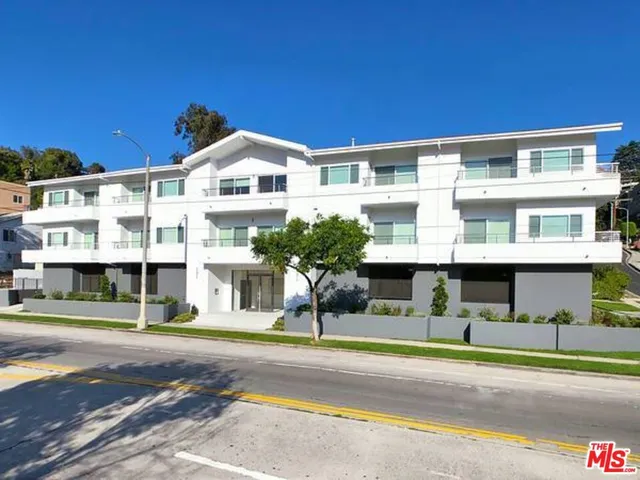 $3,645 | 1900 Silver, Unit 104, Los Angeles, CA 90039