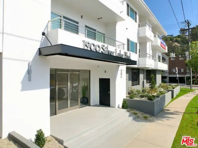 $3,645 | 1900 Silver, Unit 104, Los Angeles, CA 90039