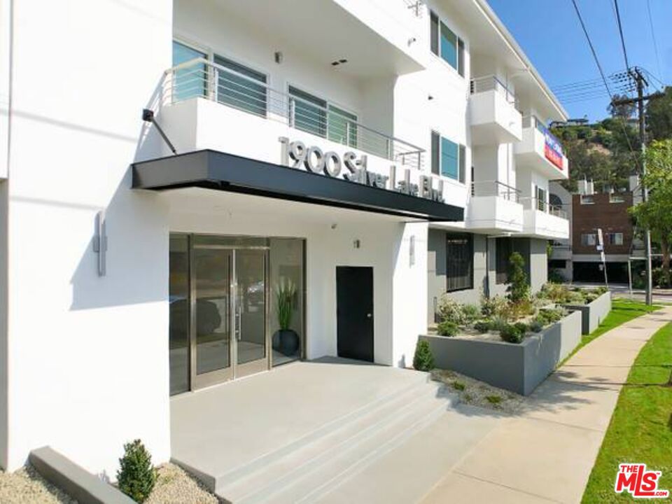 1900 Silver, Unit 104 Los Angeles, CA 90039 - Photo 21 of 21 a house view with a outdoor space