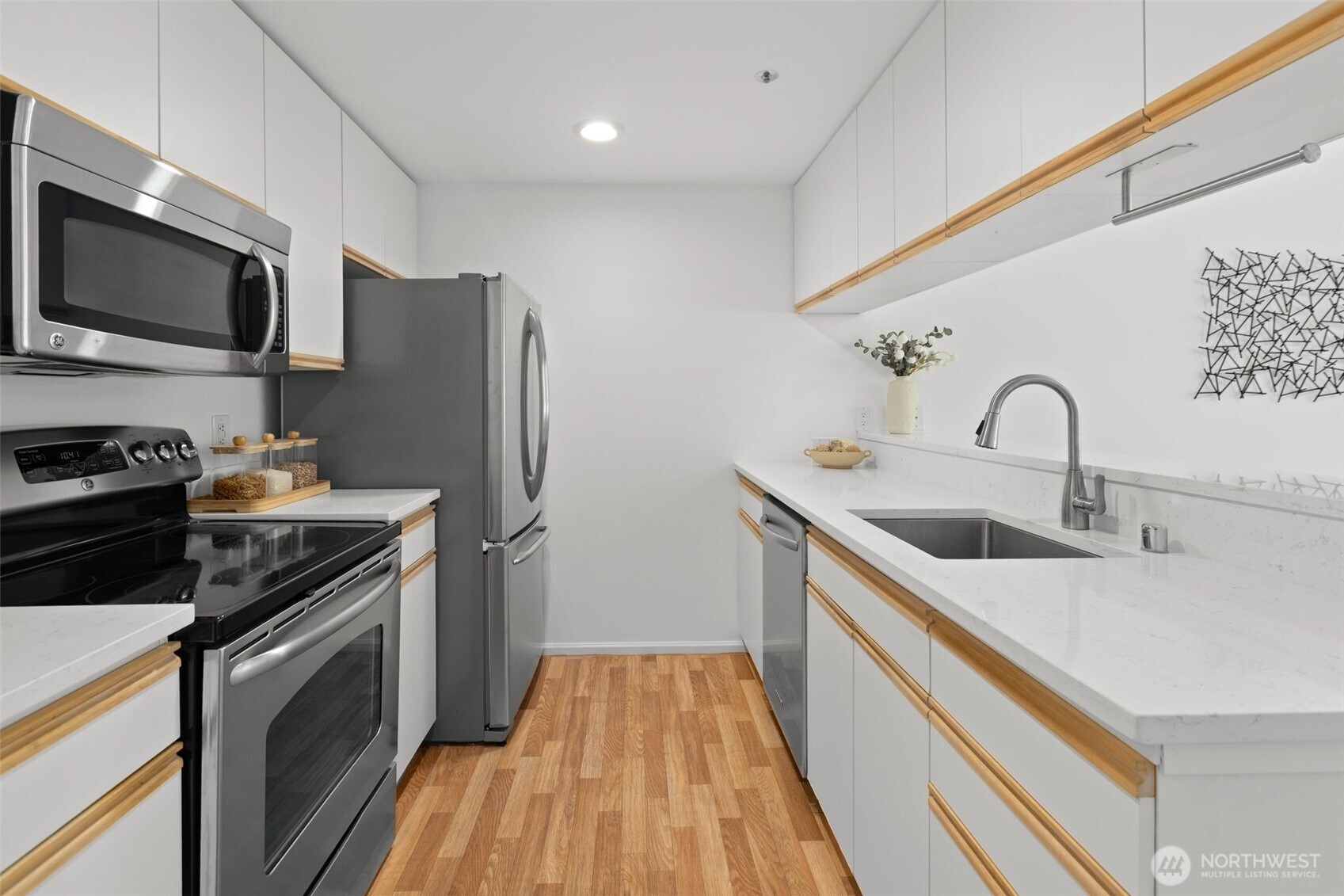 2600 2nd Avenue, Unit 302 Seattle, WA 98121 - Photo 5 of 40