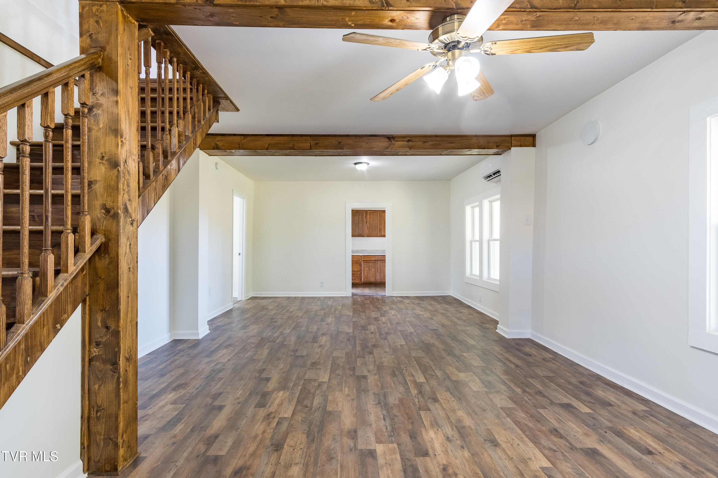 1531 East Stage Coach Road Greeneville, TN 37743 - Photo 8 of 42 interior-13