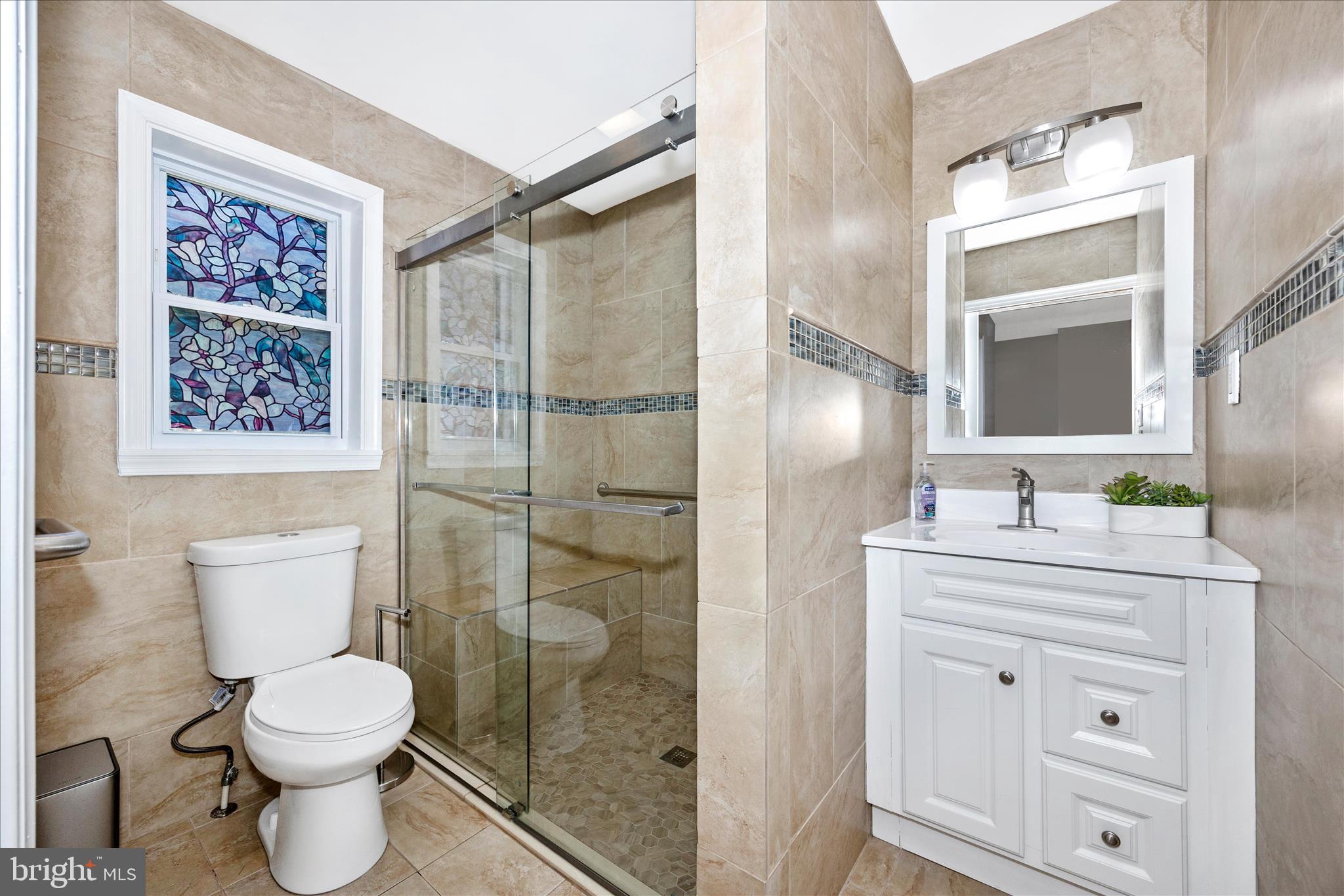 16215 Redland Road Rockville, MD 20855 - Photo 21 of 51 Hall Bath