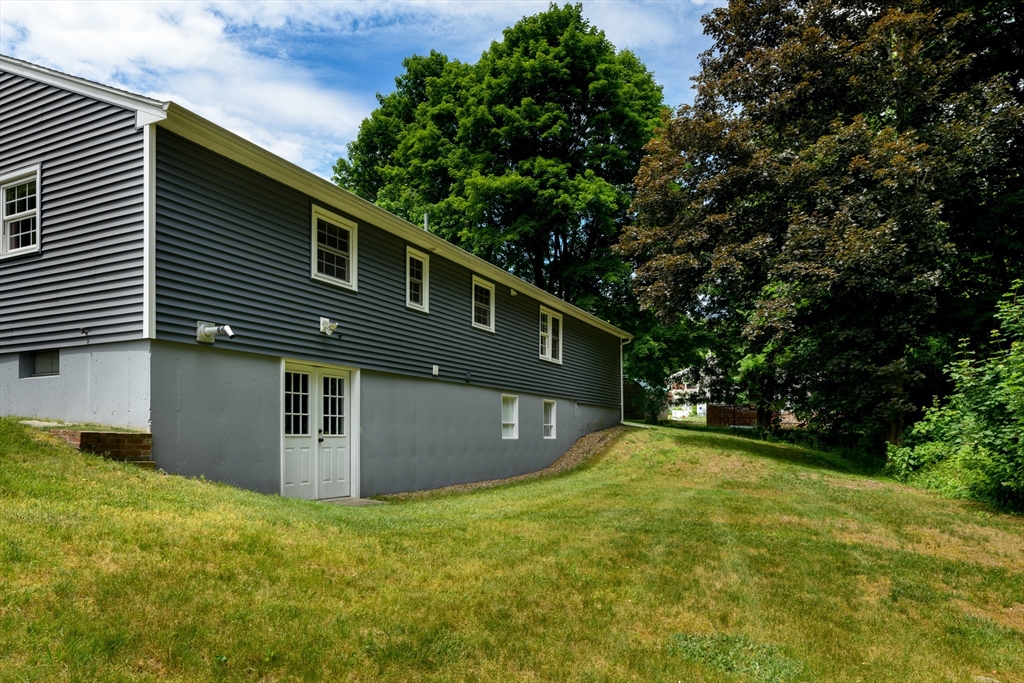 2 Crescent Terrace Ware, MA 01082 - Photo 4 of 29