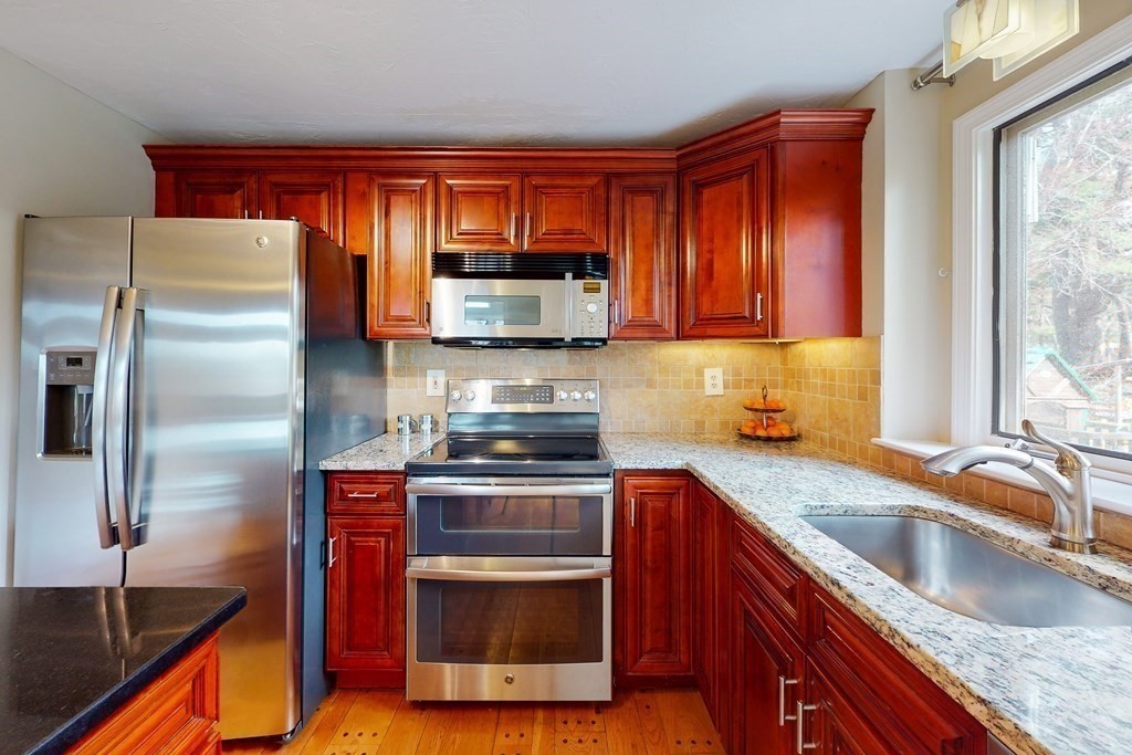2 Shepherd Lane Medfield, MA 02052 - Photo 3 of 30