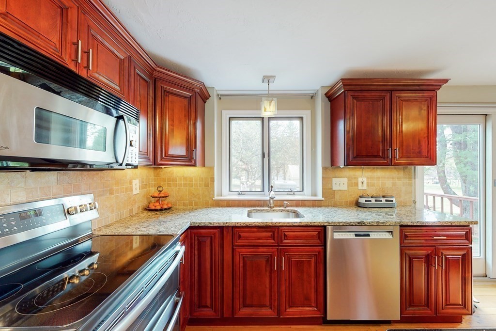 2 Shepherd Lane Medfield, MA 02052 - Photo 5 of 30
