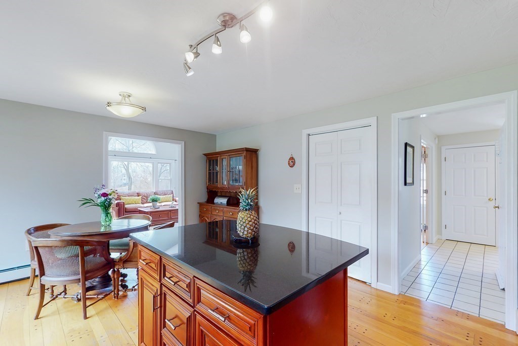 2 Shepherd Lane Medfield, MA 02052 - Photo 6 of 30