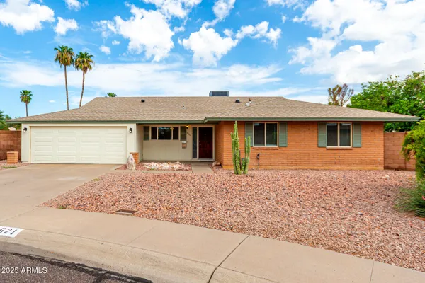 $709,000 | 11621 North 39th Street, Phoenix, AZ 85028