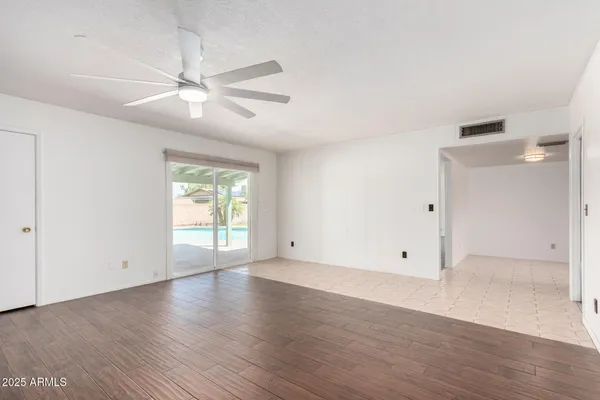 $709,000 | 11621 North 39th Street, Phoenix, AZ 85028