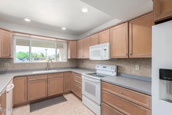 $709,000 | 11621 North 39th Street, Phoenix, AZ 85028