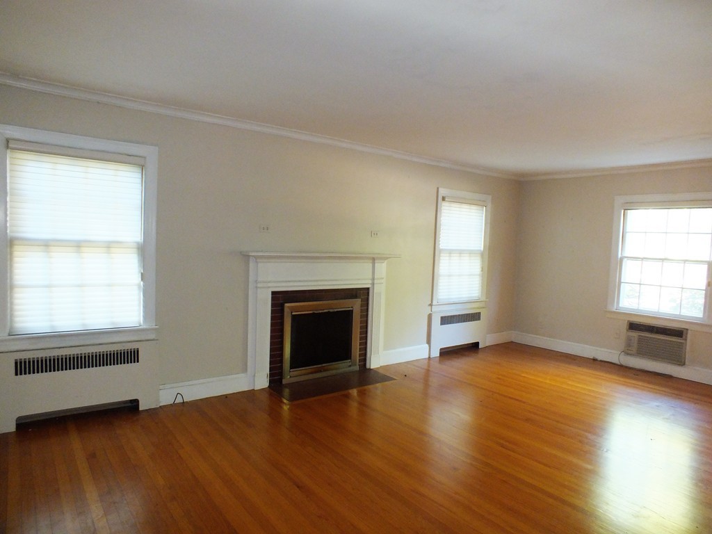 19 Forest Glen Road Longmeadow, MA 01106 - Photo 4 of 23 Gallery Image 4