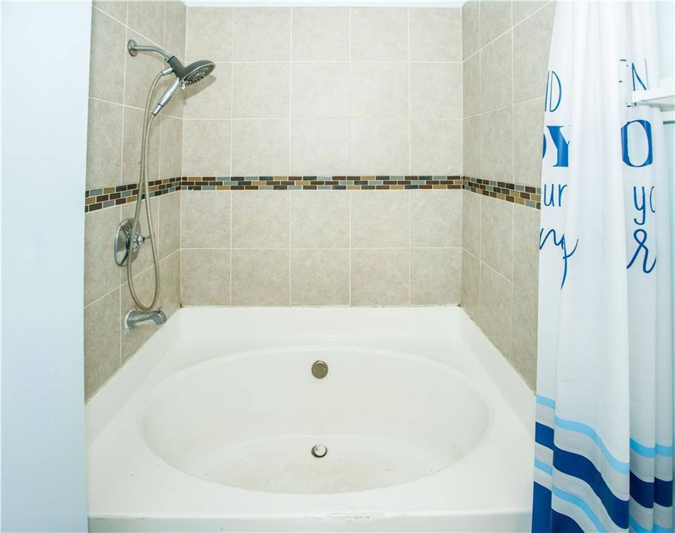 3831 Fairmont Avenue Macon, GA 31204 - Photo 18 of 29 a bathroom with a tub