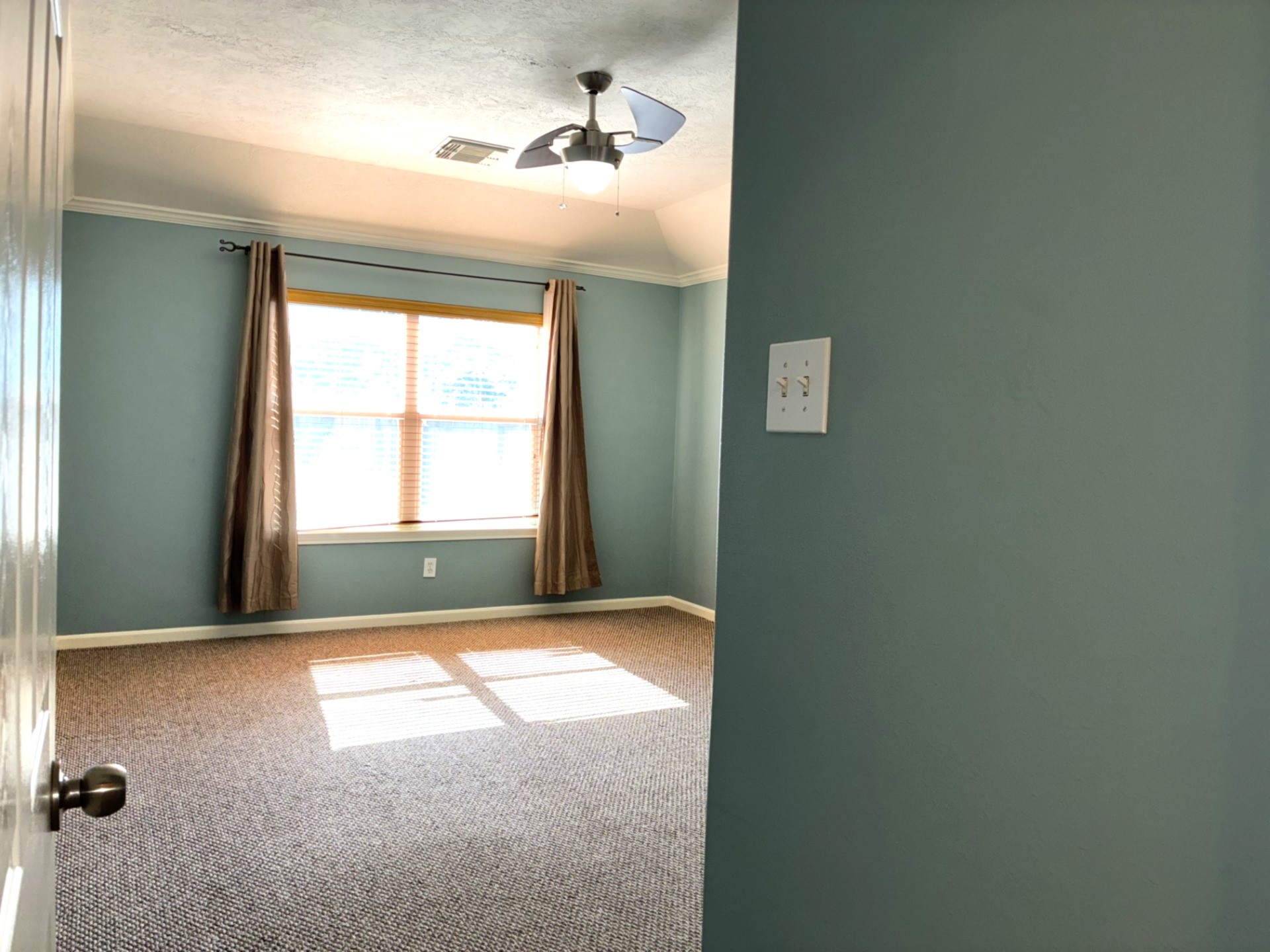 3418 Cypress Landing Court Rosenberg, TX 77471 - Photo 16 of 23 a view of livingroom with window