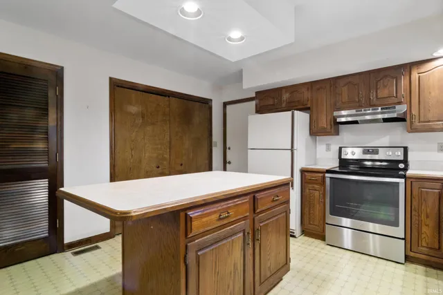 $240,000 | 911 Stahl Court, Evansville, IN 47715