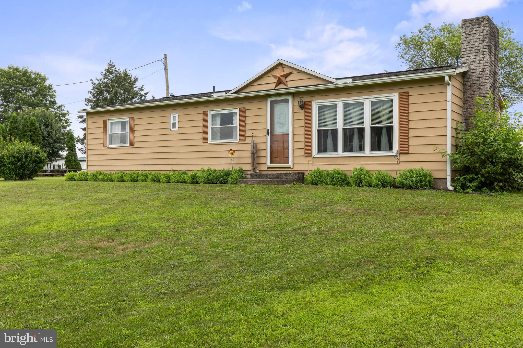 118 Oakhill Road Carlisle, PA 17015 - Photo 3 of 27 Gallery Image 3