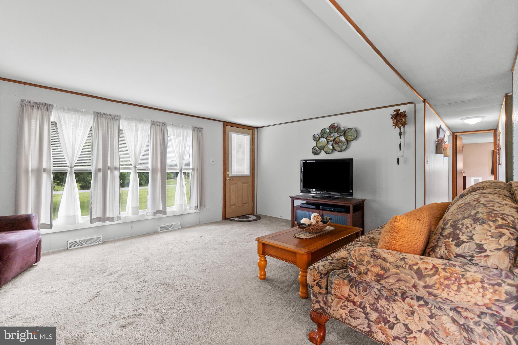 118 Oakhill Road Carlisle, PA 17015 - Photo 5 of 27 Gallery Image 5
