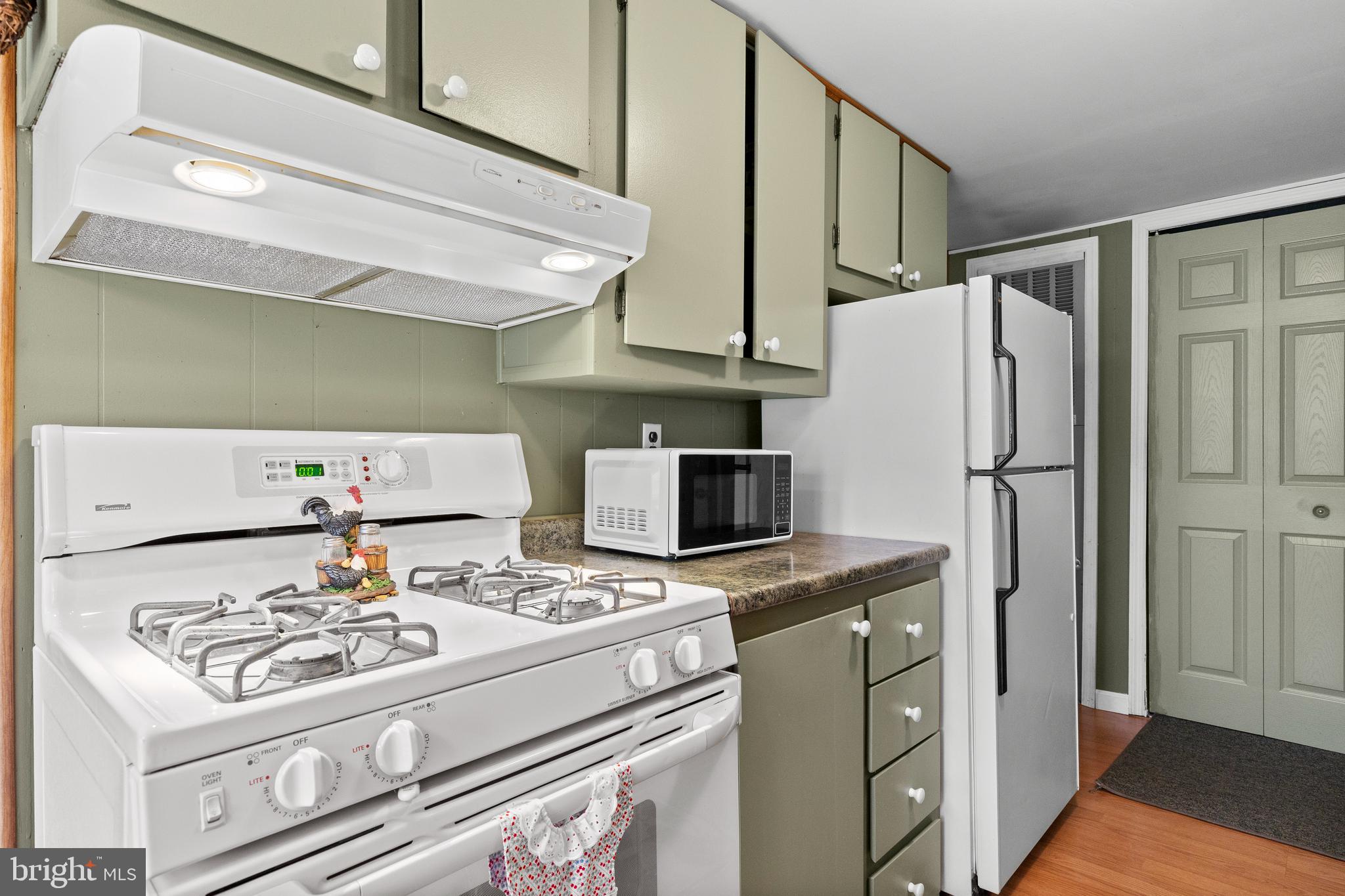 118 Oakhill Road Carlisle, PA 17015 - Photo 8 of 27 Gallery Image 8
