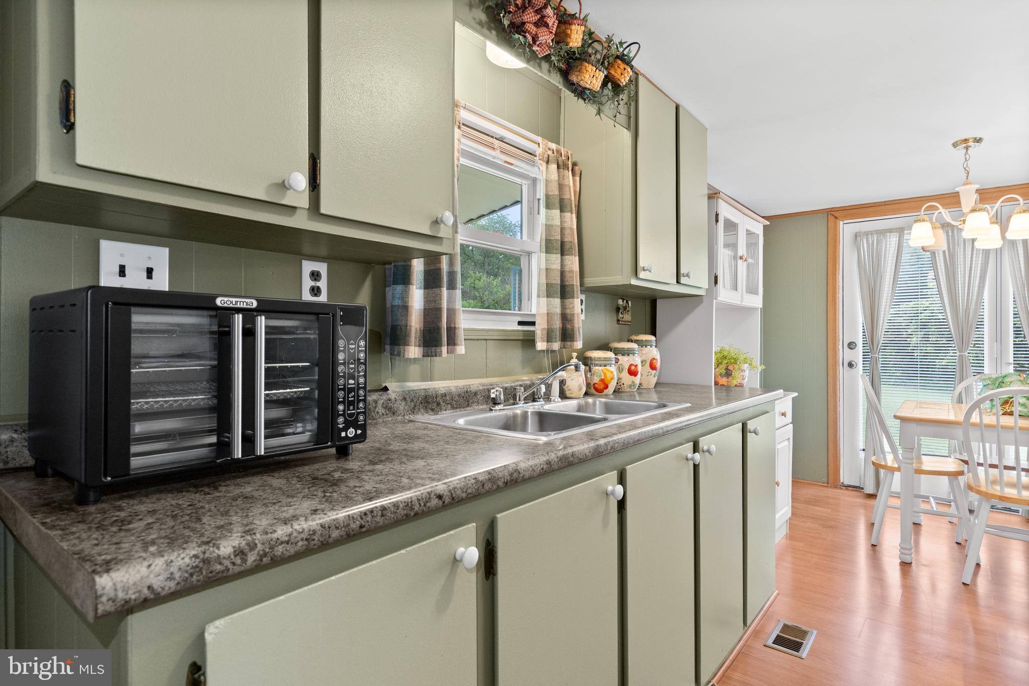 118 Oakhill Road Carlisle, PA 17015 - Photo 9 of 27 Gallery Image 9