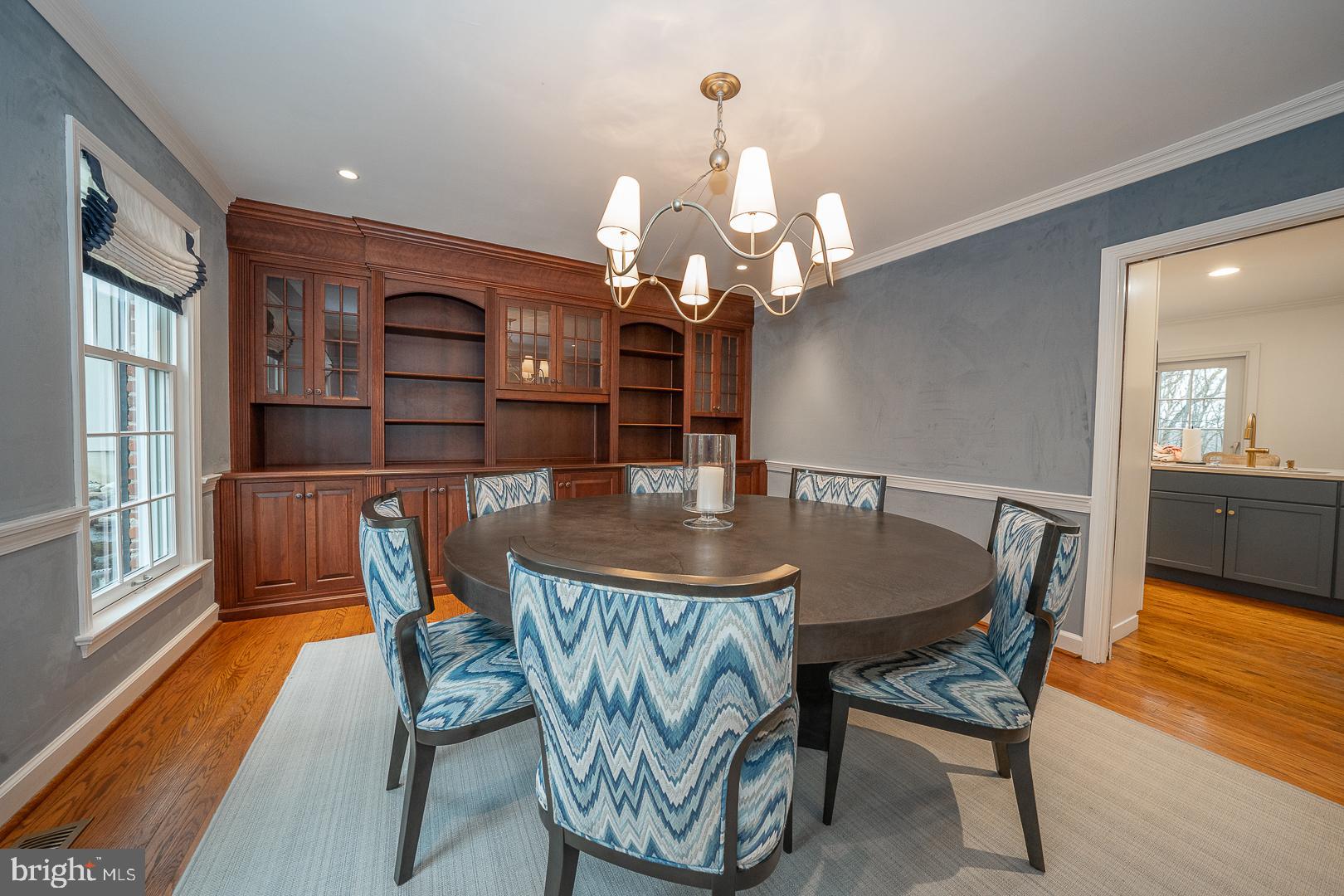 39 Highview Drive Wayne, PA 19087 - Photo 12 of 50 Dining Room with view into Kitchen on right