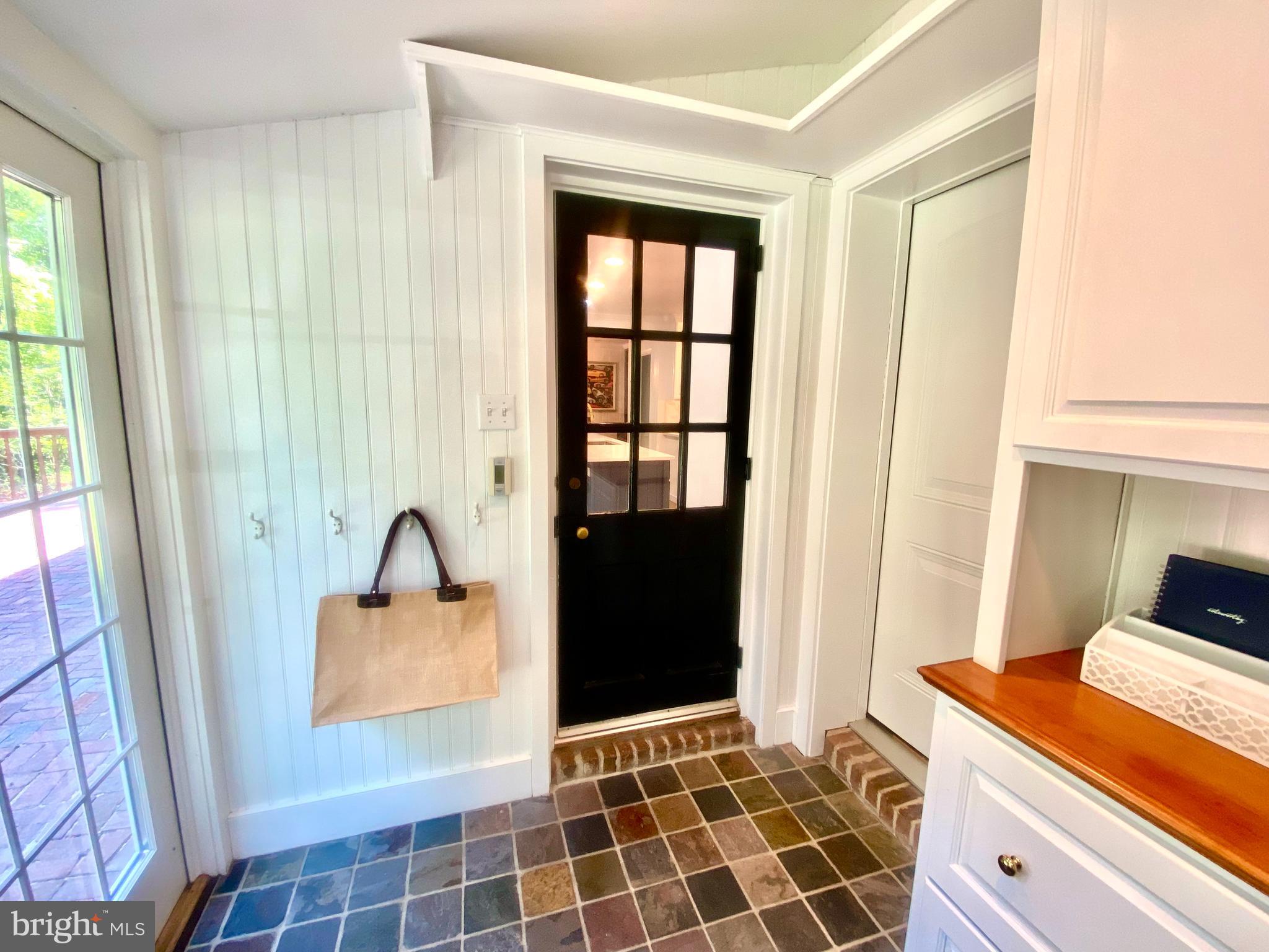 39 Highview Drive Wayne, PA 19087 - Photo 23 of 50 Mudroom