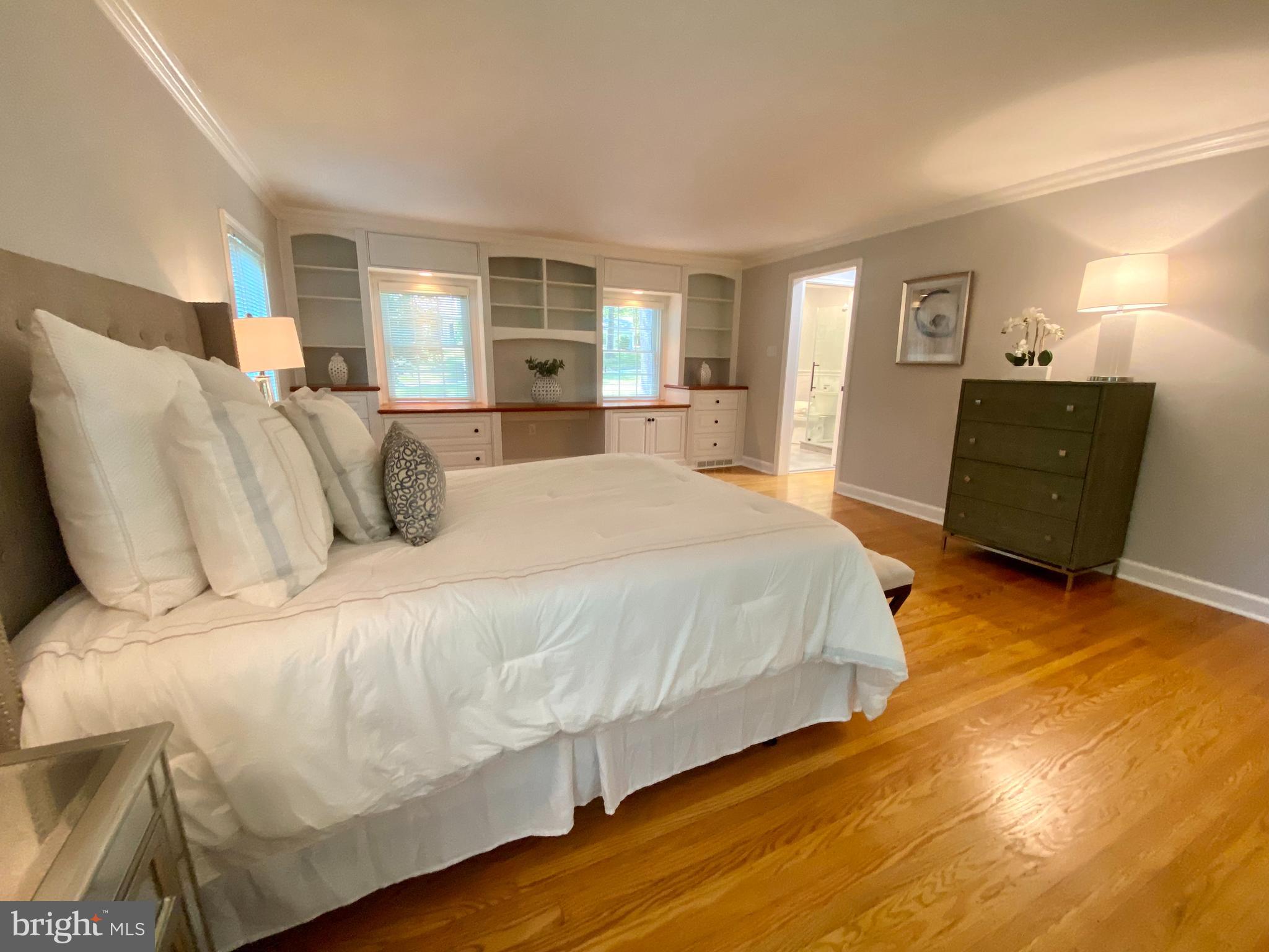 39 Highview Drive Wayne, PA 19087 - Photo 26 of 50 Primary Bedroom - with en-suite Bathroom