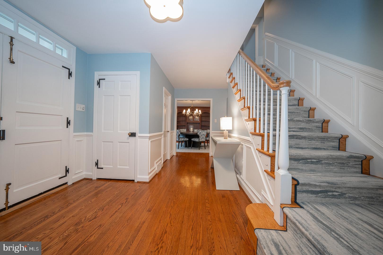 39 Highview Drive Wayne, PA 19087 - Photo 4 of 50 Foyer view to Dining Room