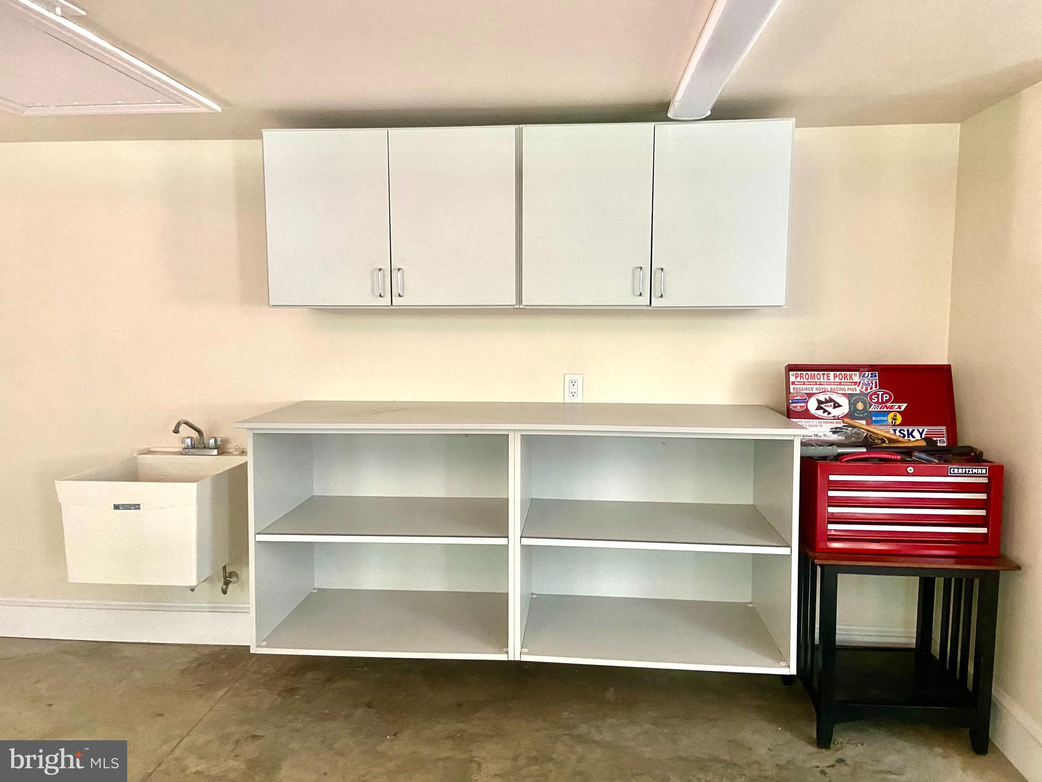 39 Highview Drive Wayne, PA 19087 - Photo 44 of 50 Utility sink