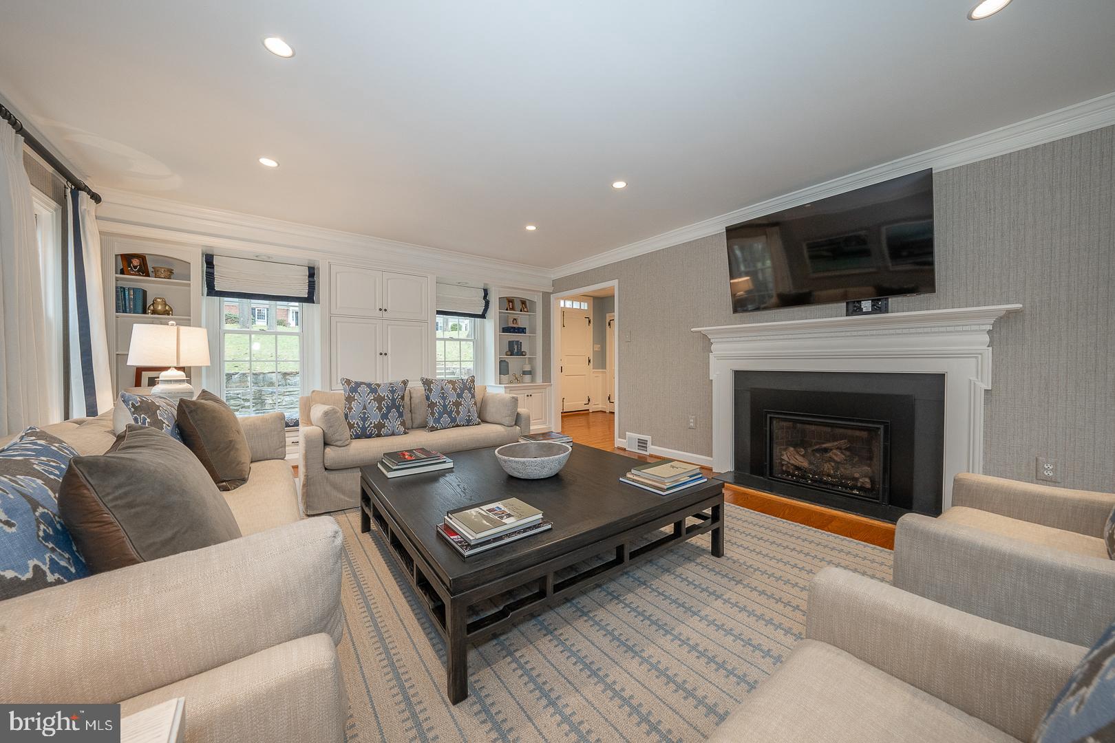 39 Highview Drive Wayne, PA 19087 - Photo 8 of 50 Living Room
