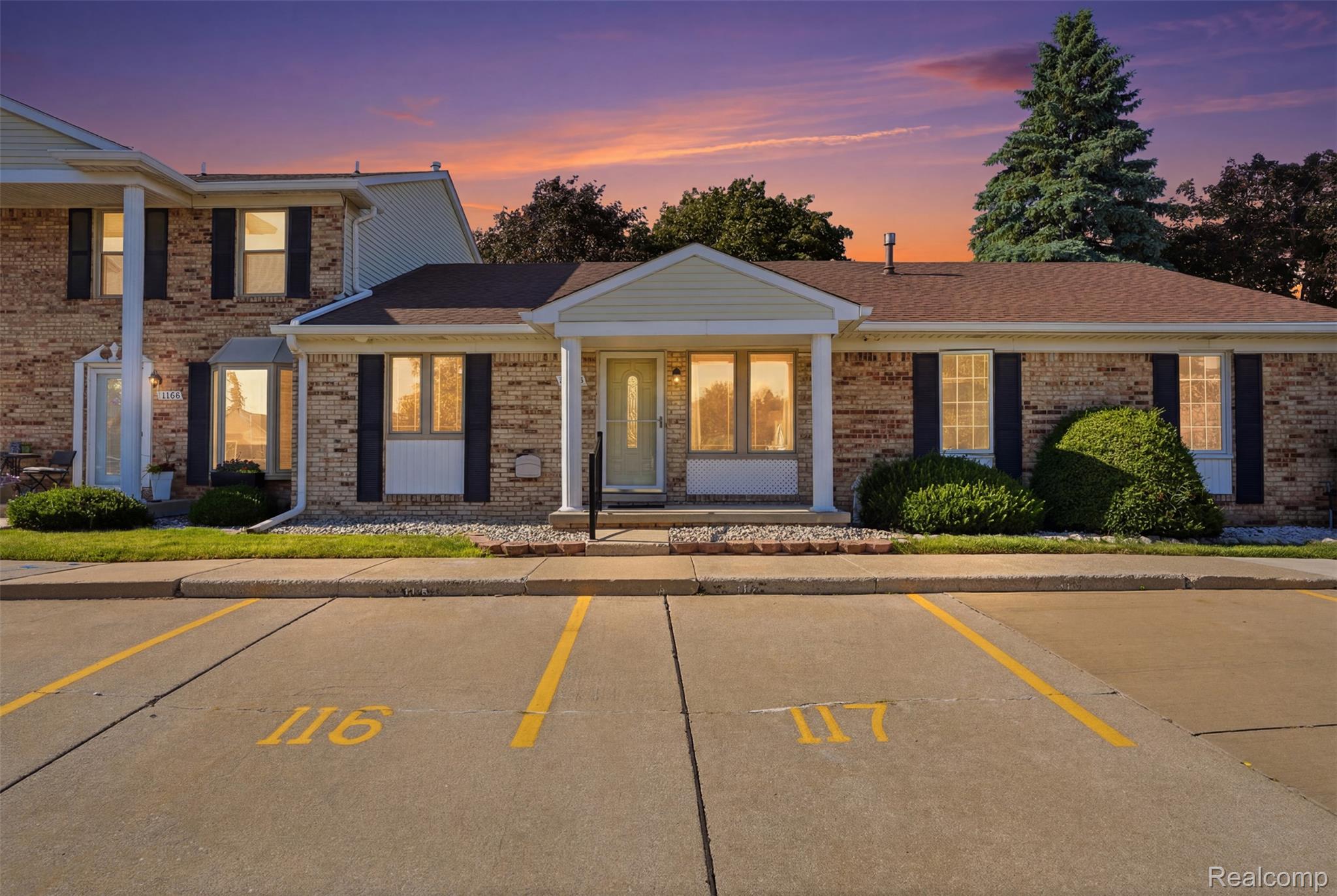 33_18160 raleigh square dr-33.jpg