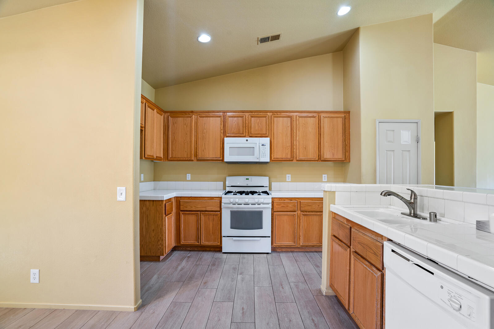 80672 Freedom Avenue Indio, CA 92201 - Photo 8 of 31 DSC02369