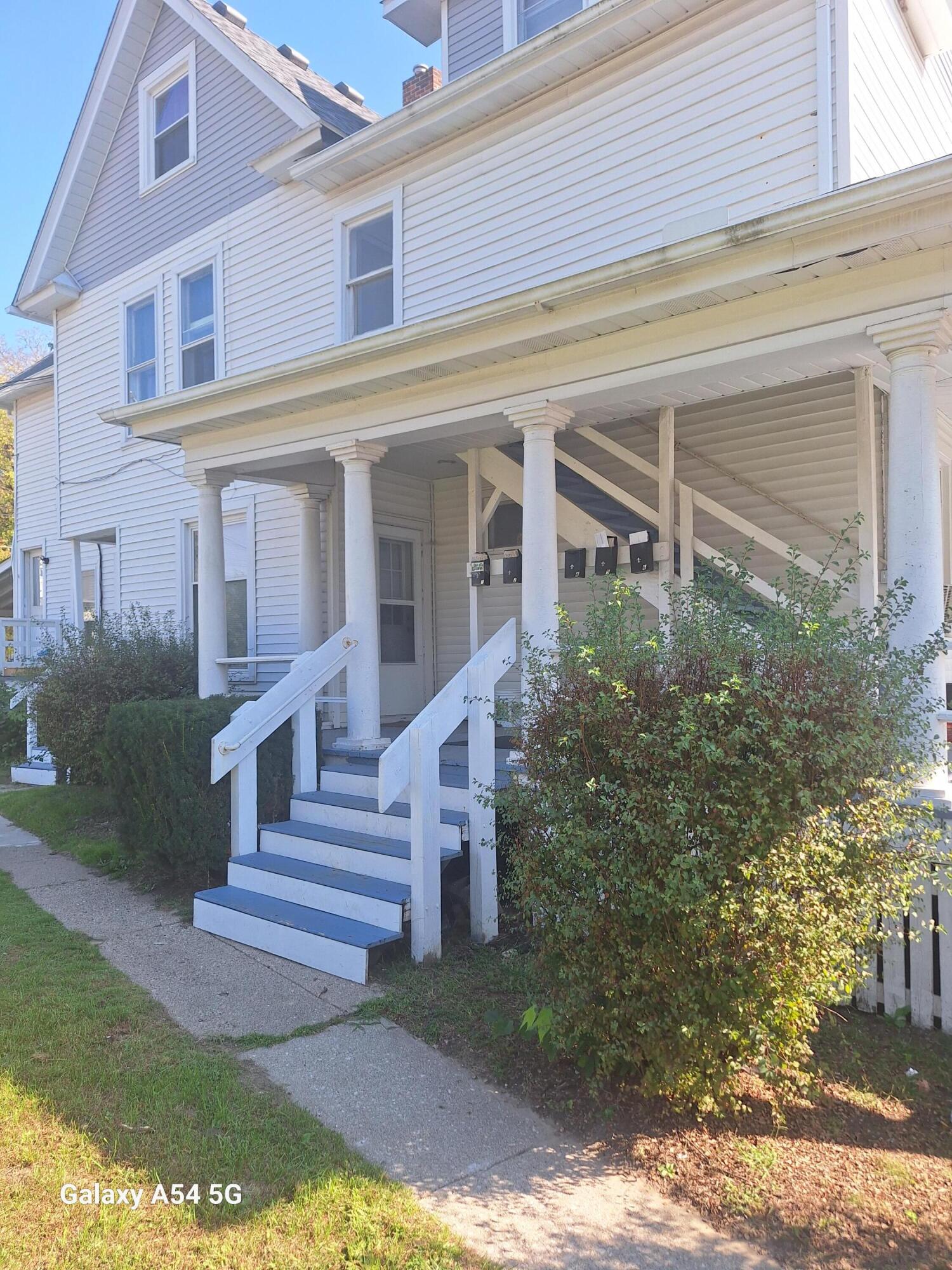 141 County Street Milan, MI 48160 - Photo 4 of 15 20251004_113601