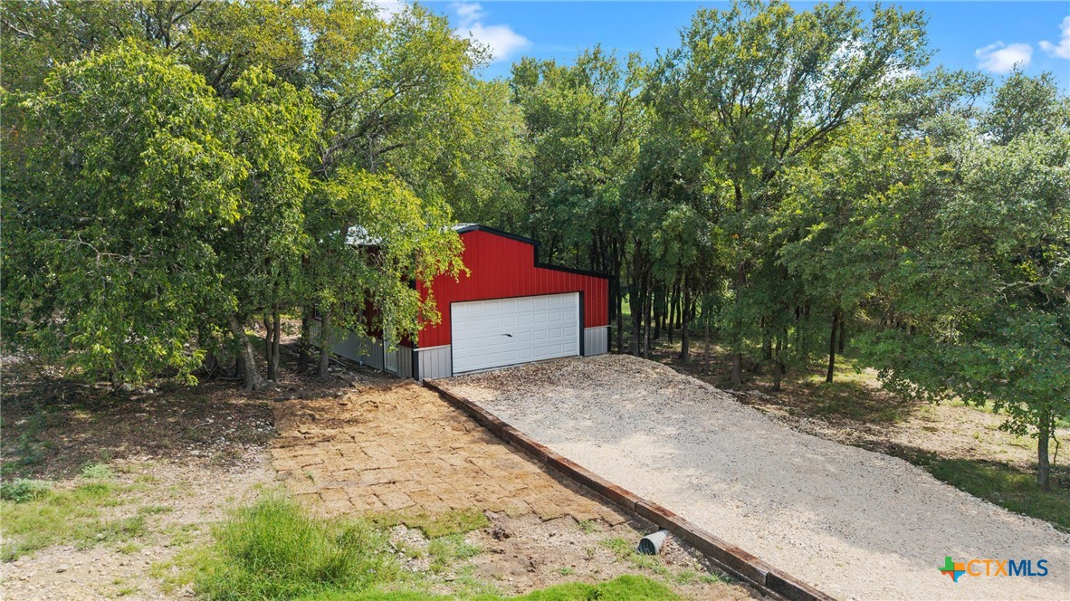 115 Spotted Fawn Gatesville, TX 76528 - Photo 31 of 38 a pathway of a house with a yard