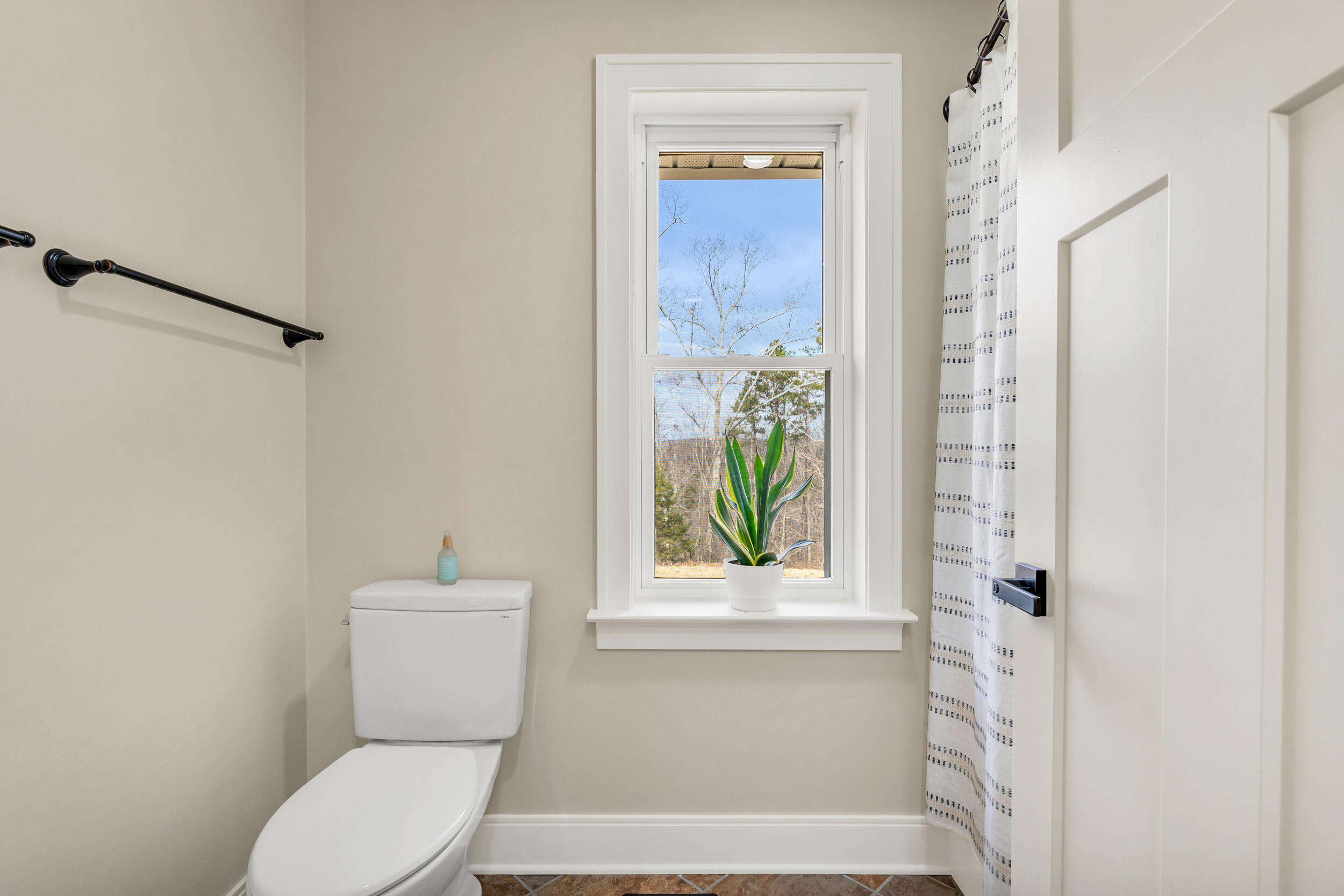 5227 Bell Ridge Drive Apison, TN 37302 - Photo 31 of 58 Guest bathroom
