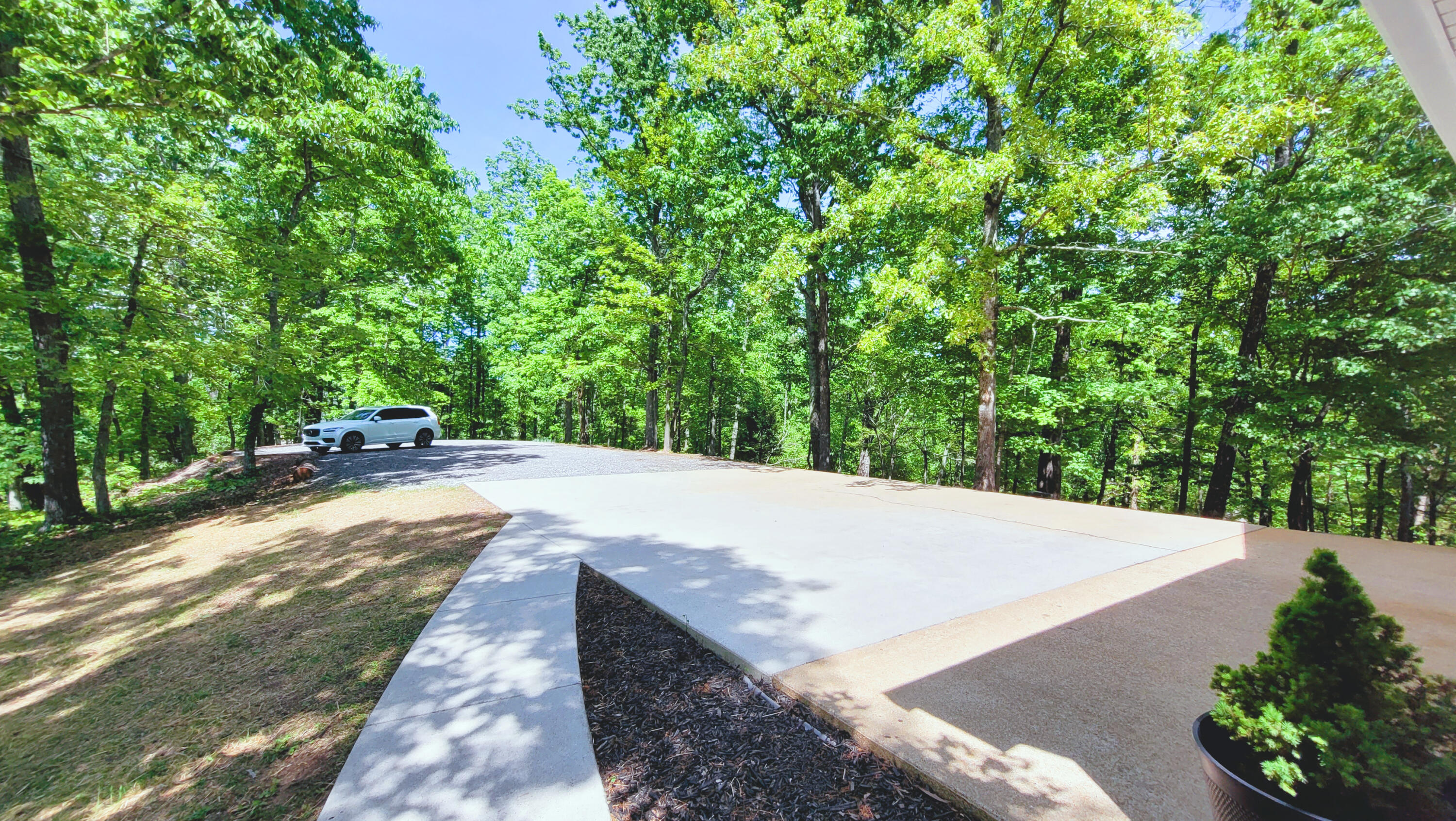 5227 Bell Ridge Drive Apison, TN 37302 - Photo 7 of 58 Extra large parking area