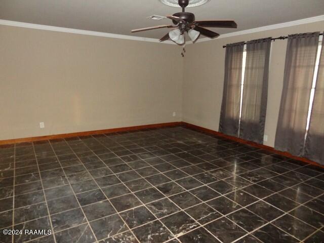 10945 Highway 87 Jeanerette, LA 70544 - Photo 7 of 14 LIVING ROOM
