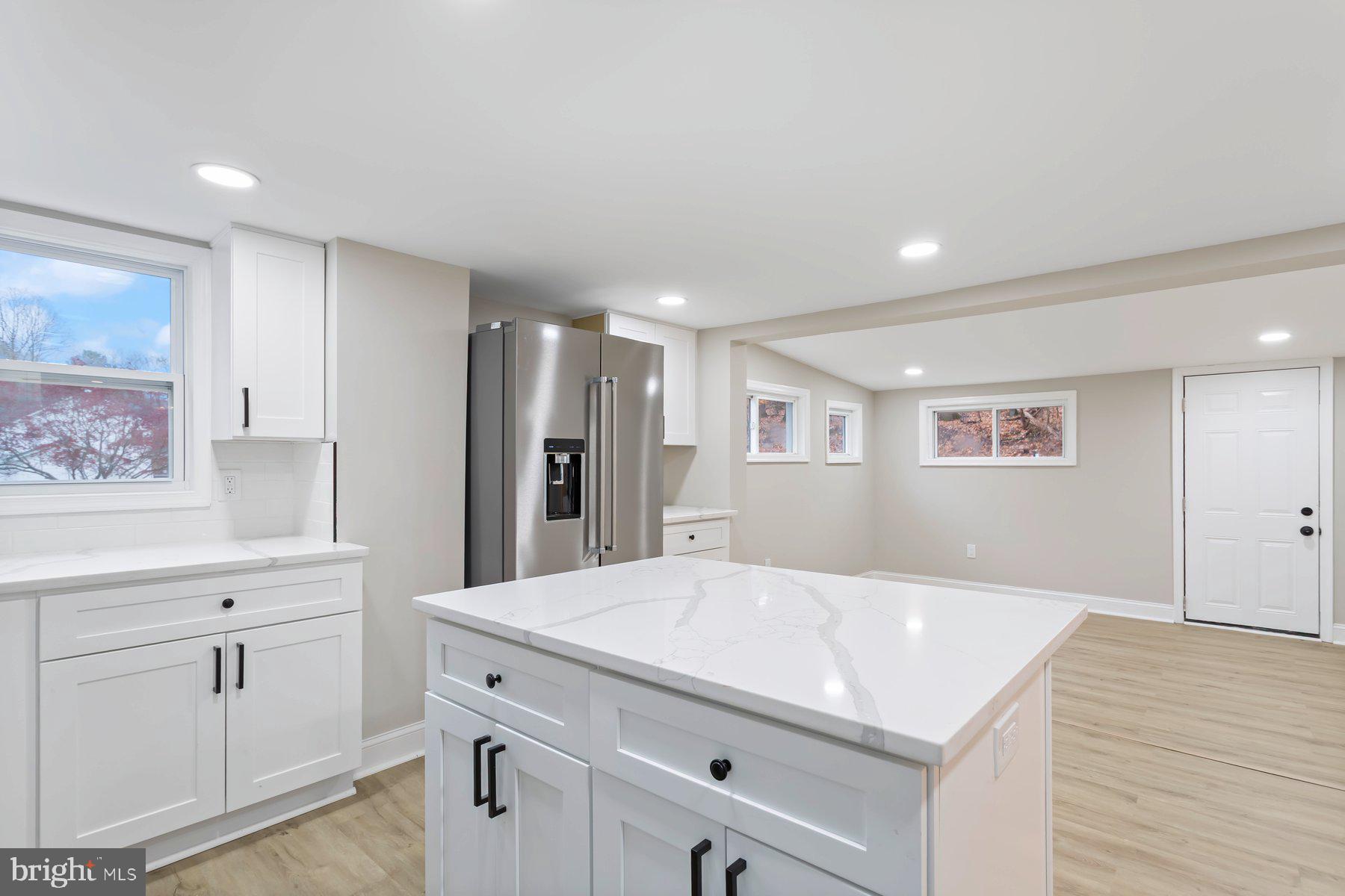 4810 Old Swimming Pool Road Frederick, MD 21703 - Photo 17 of 40 Kitchen