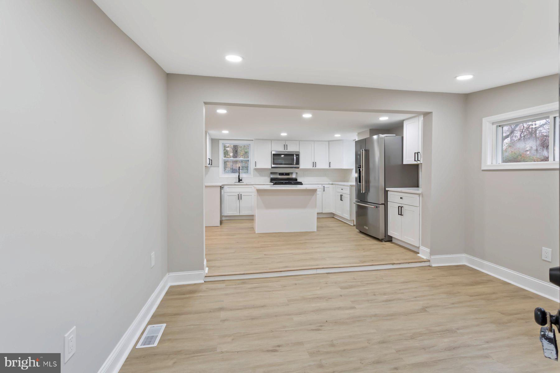 4810 Old Swimming Pool Road Frederick, MD 21703 - Photo 25 of 40 Family Room