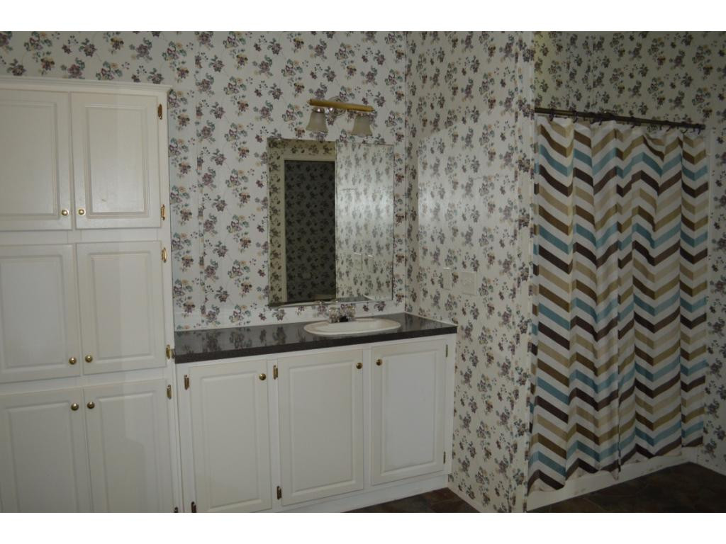 361 Dog Walk Road Greeneville, TN 37745 - Photo 15 of 21 His Hers Sinks