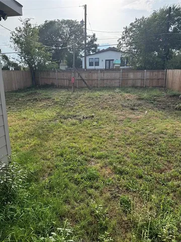 $2,350 | 3115 Prairie Avenue, Fort Worth, TX 76106