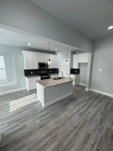 $2,350 | 3115 Prairie Avenue, Fort Worth, TX 76106