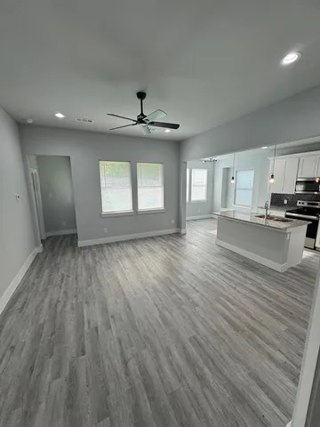 $2,350 | 3115 Prairie Avenue, Fort Worth, TX 76106