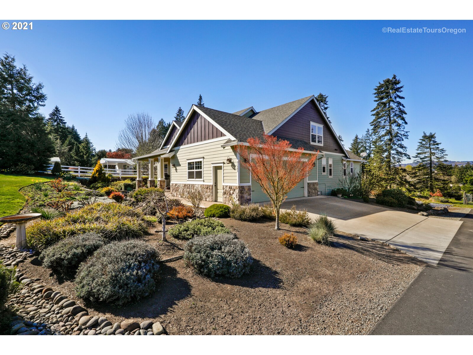 21585 Northeast Hidden Springs Road Dundee, OR 97115 - Photo 3 of 32 Gallery Image 3