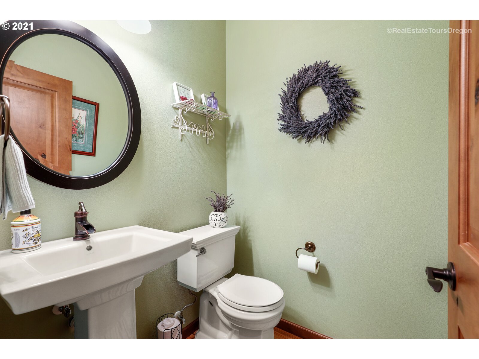 21585 Northeast Hidden Springs Road Dundee, OR 97115 - Photo 22 of 32 Gallery Image 22