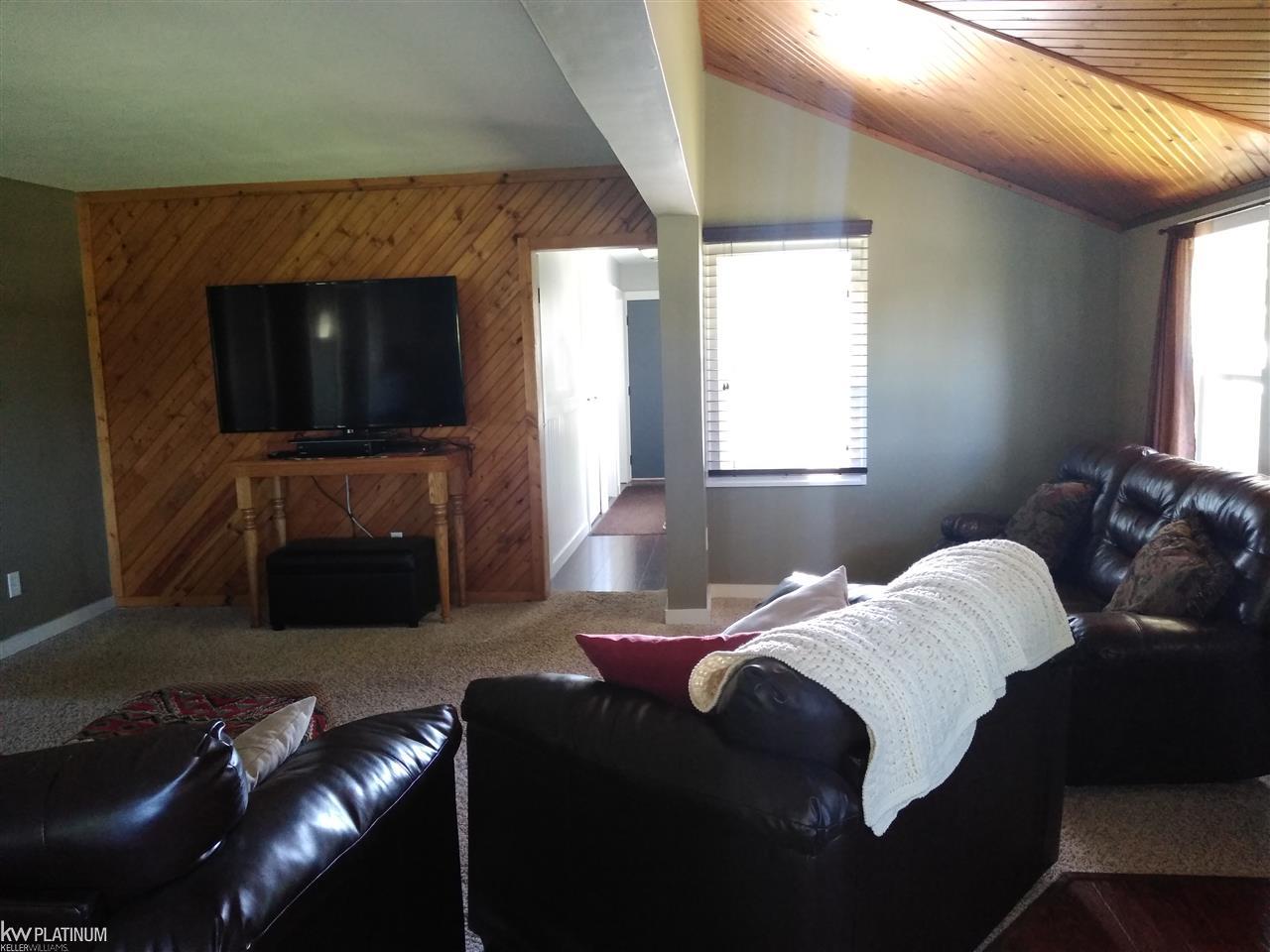 9703 Bryce Road Avoca, MI 48006 - Photo 35 of 54 31386307-34.JPG
