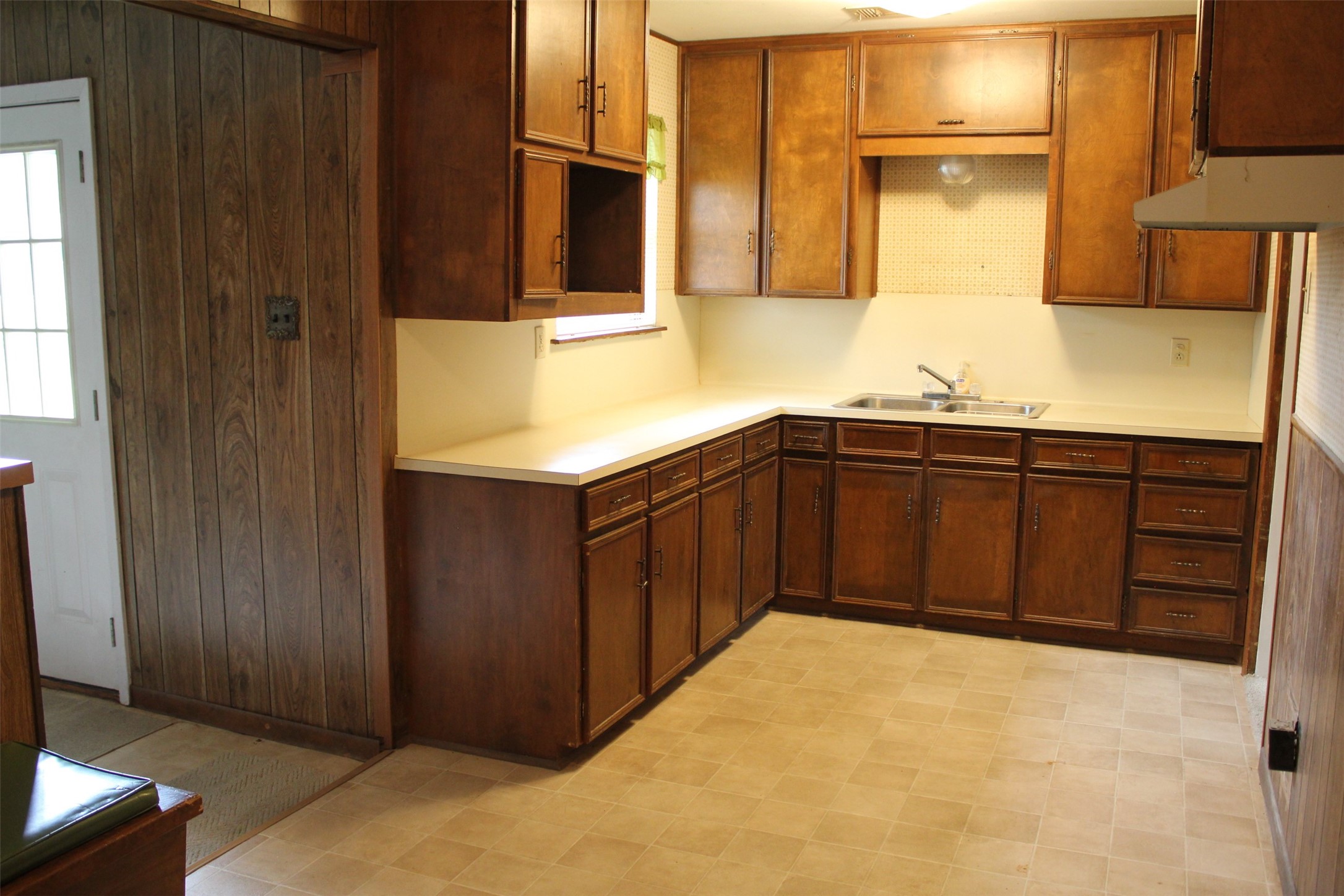 1610 Bexar Avenue Victoria, TX 77901 - Photo 11 of 30 a bathroom with a sink and a mirror