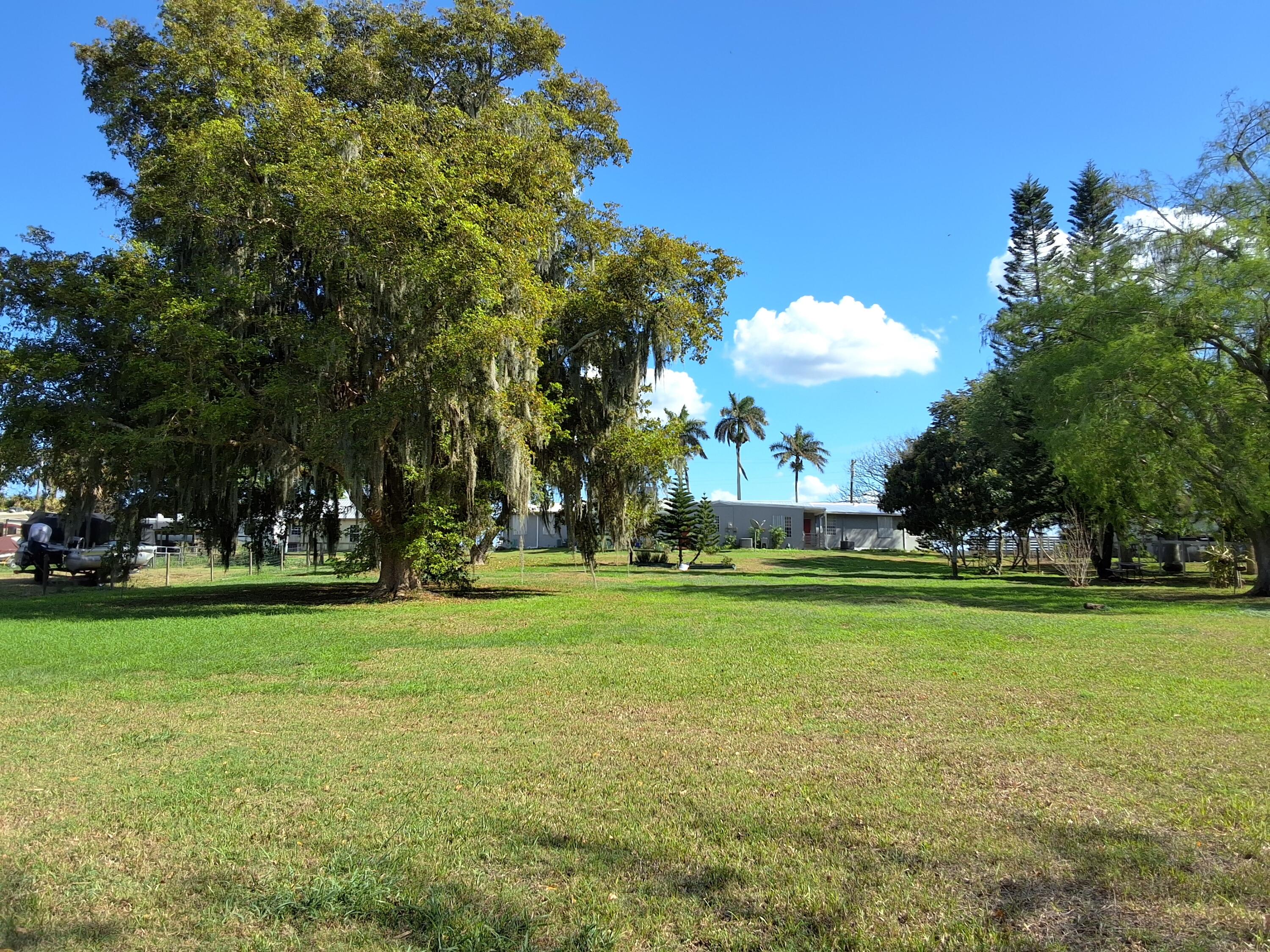 1221 Bacom Point Road Pahokee, FL 33476 - Photo 6 of 46 20260310_161755