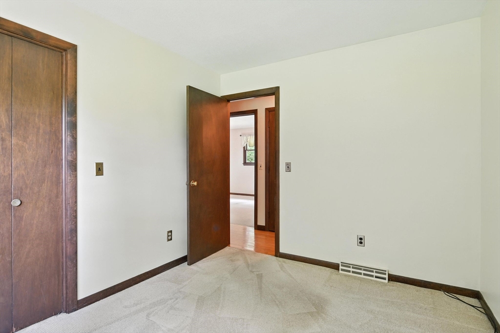 622 East Mountain Road Westfield, MA 01085 - Photo 24 of 39 Gallery Image 24