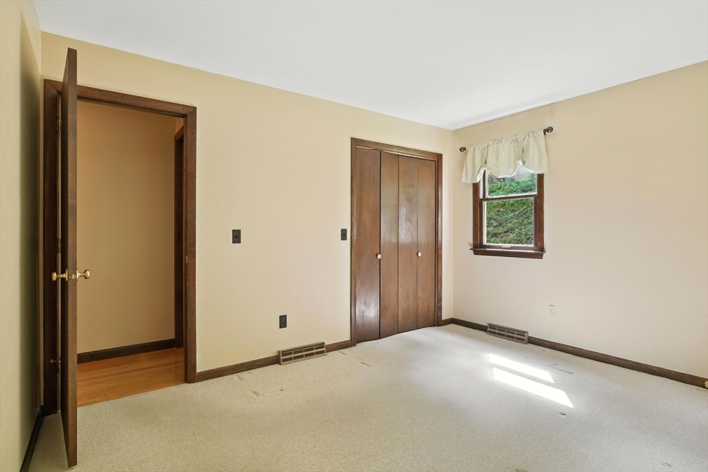 622 East Mountain Road Westfield, MA 01085 - Photo 27 of 39 Gallery Image 27