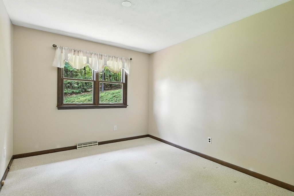 622 East Mountain Road Westfield, MA 01085 - Photo 28 of 39 Gallery Image 28